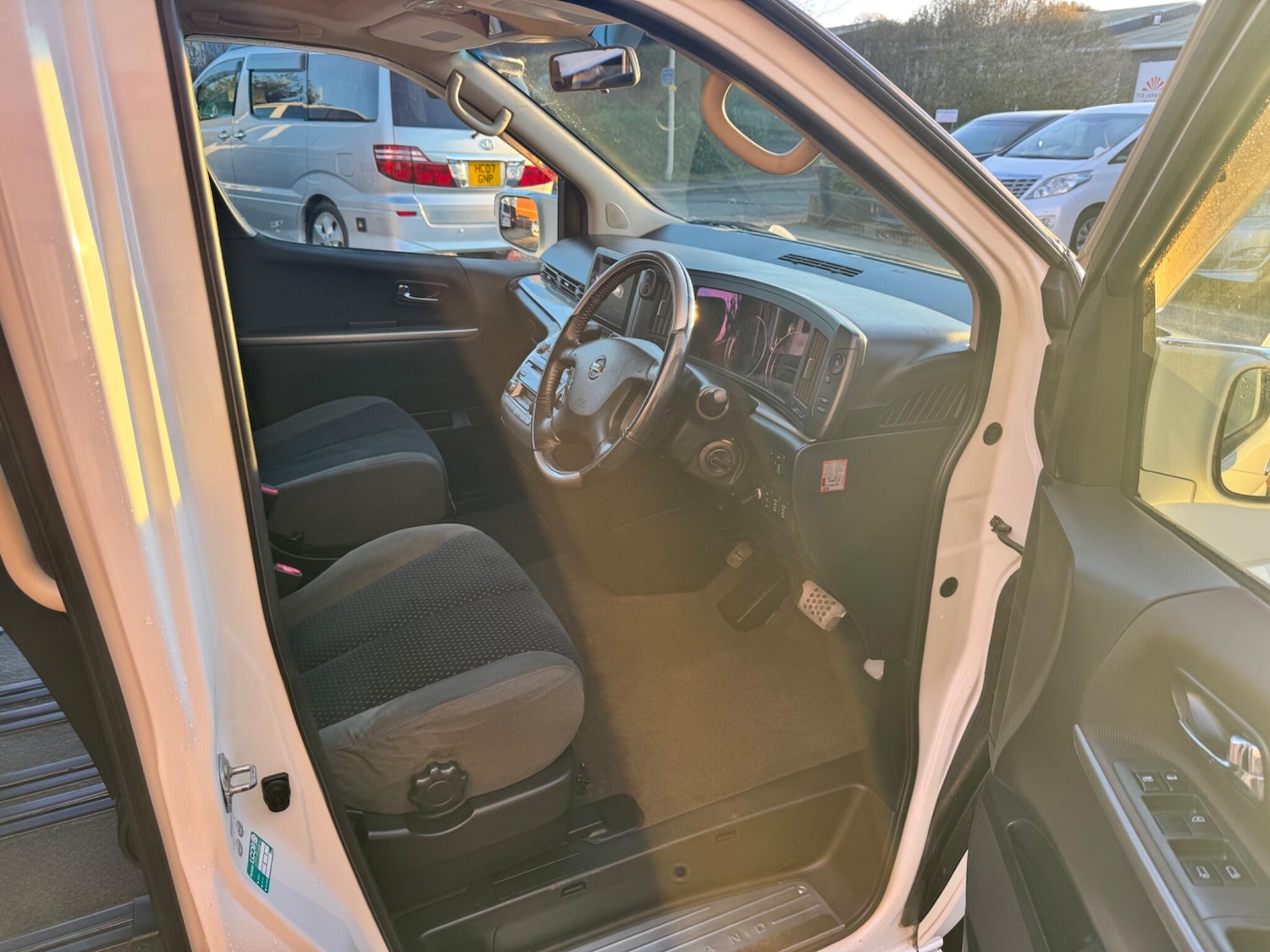 Used Nissan Elgrand 2024 for sale - 76714175: Photo 16