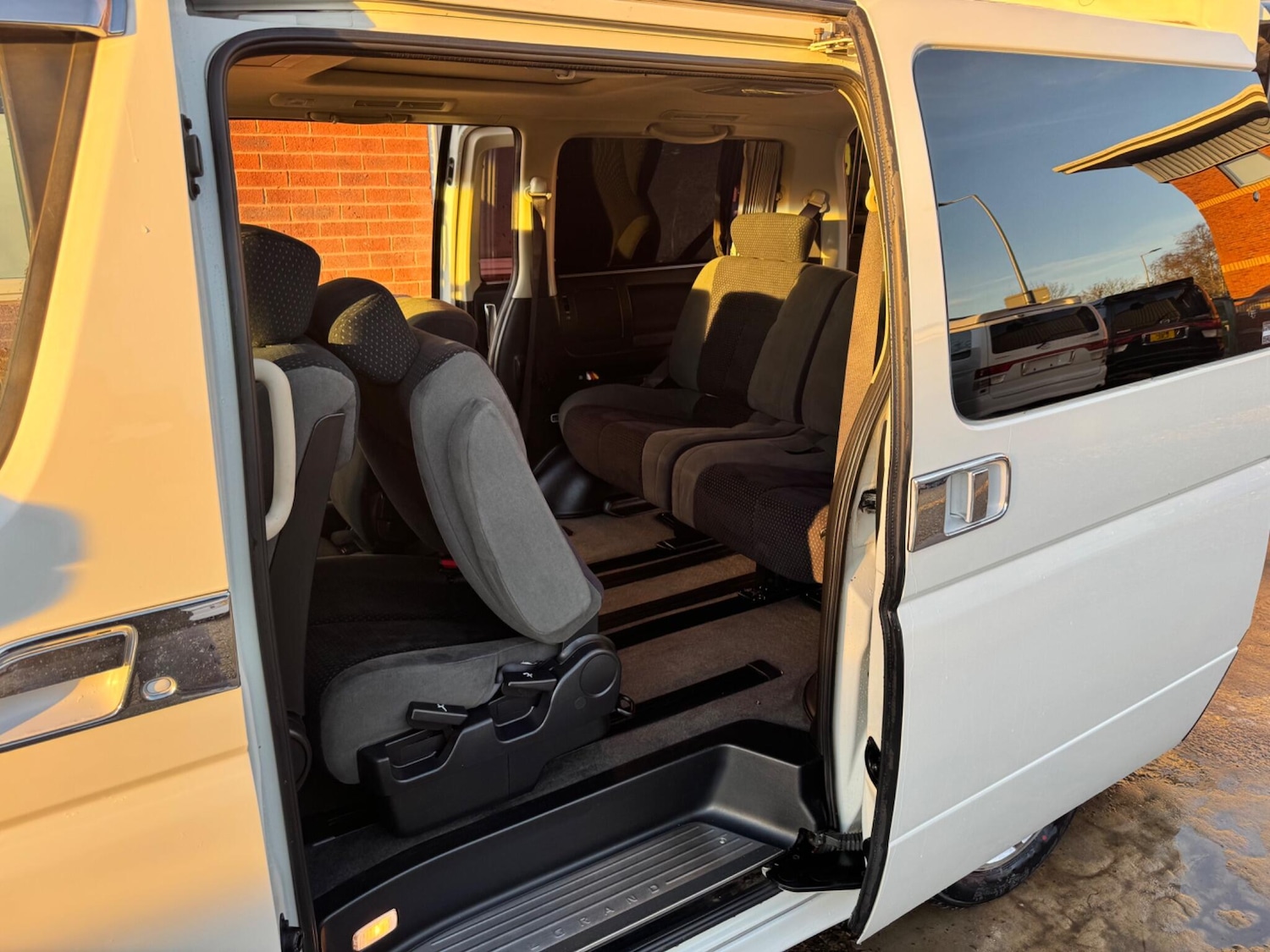 Used Nissan Elgrand 2024 for sale - 76714175: Photo 18