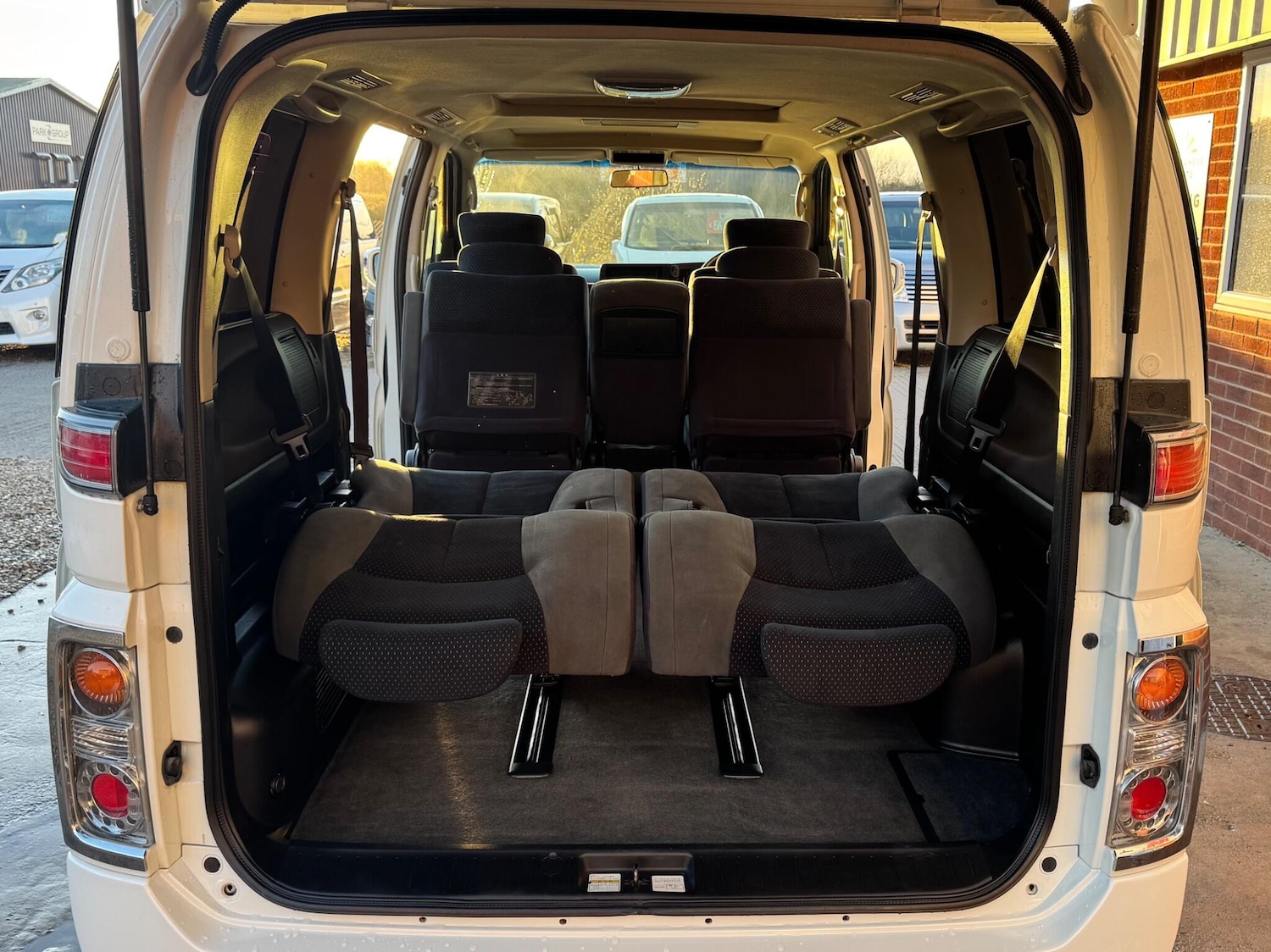 Used Nissan Elgrand 2024 for sale - 76714175: Photo 29