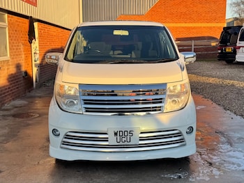 Used Nissan Elgrand 2005 for sale - 76714175: Photo