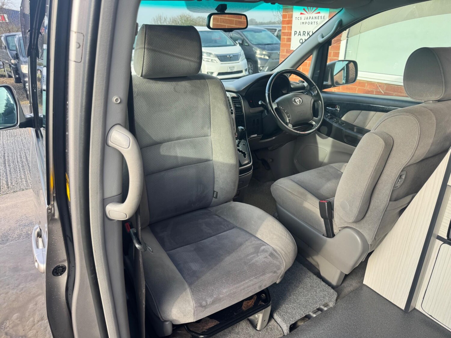 Used Toyota Alphard 2015 for sale - 77934134: Photo 32