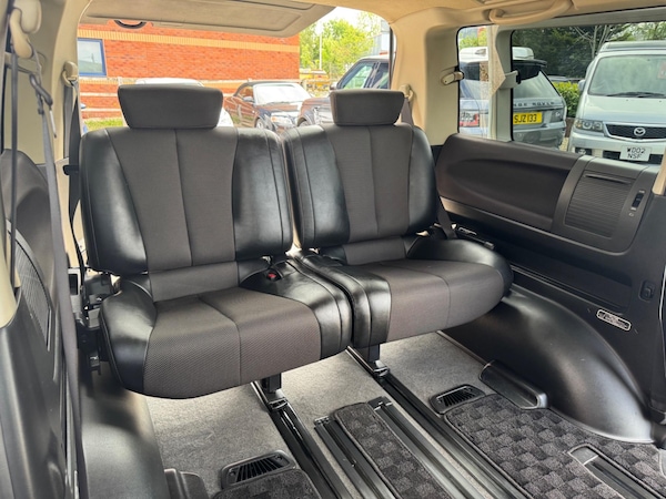 Used Nissan Elgrand for sale - 74712536: Photo 16