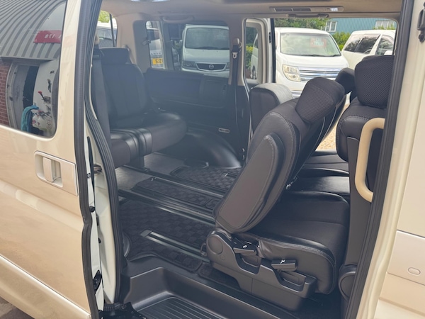Used Nissan Elgrand for sale - 74712536: Photo 17