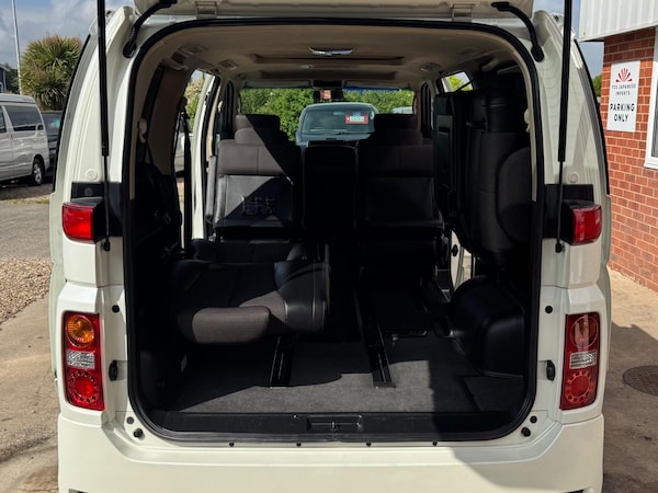 Used Nissan Elgrand for sale - 74712536: Photo 31