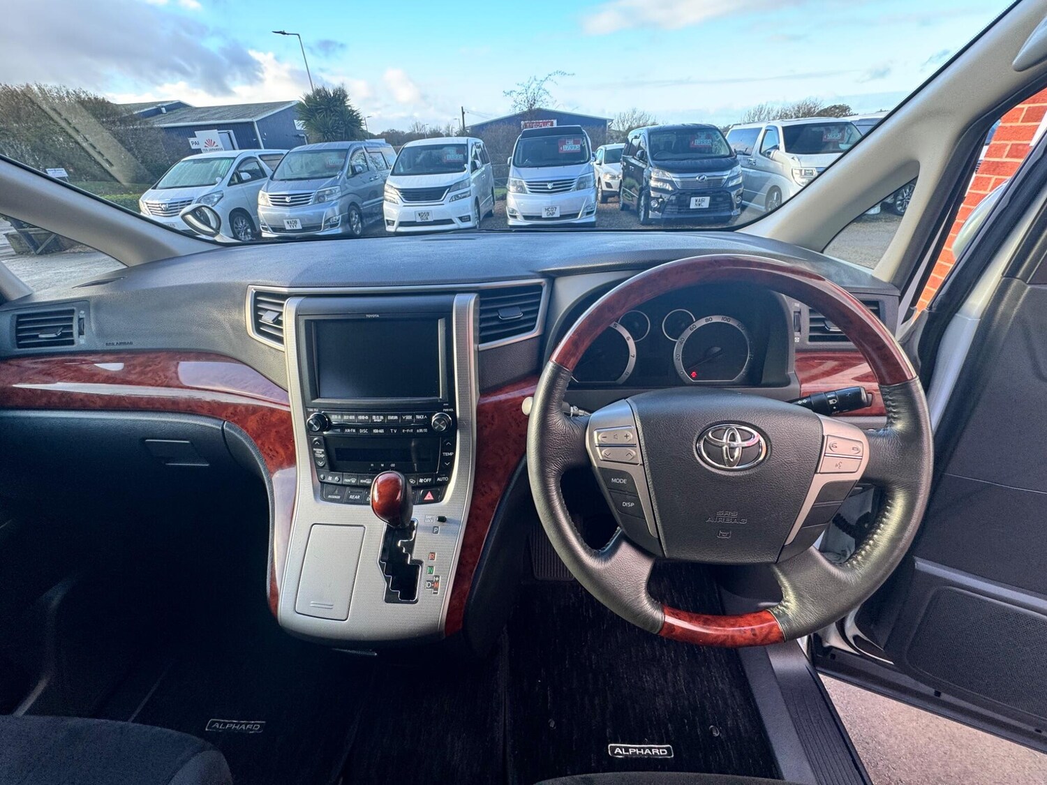 Used Toyota Alphard for sale - 77934132: Photo 16