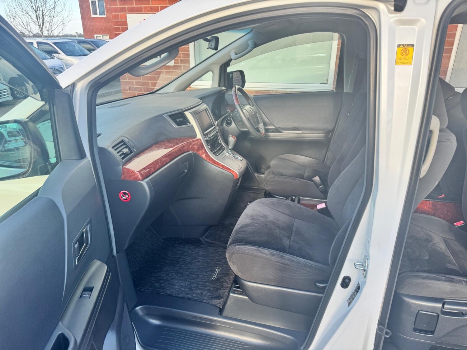 Used Toyota Alphard for sale - 77934132: Photo 26