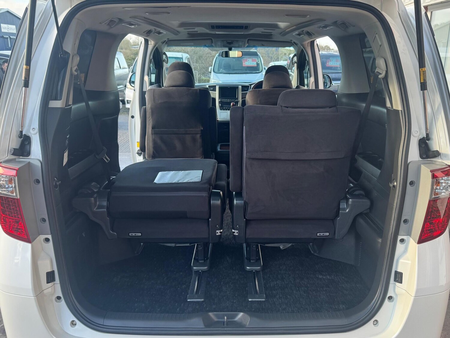 Used Toyota Alphard for sale - 77934132: Photo 28