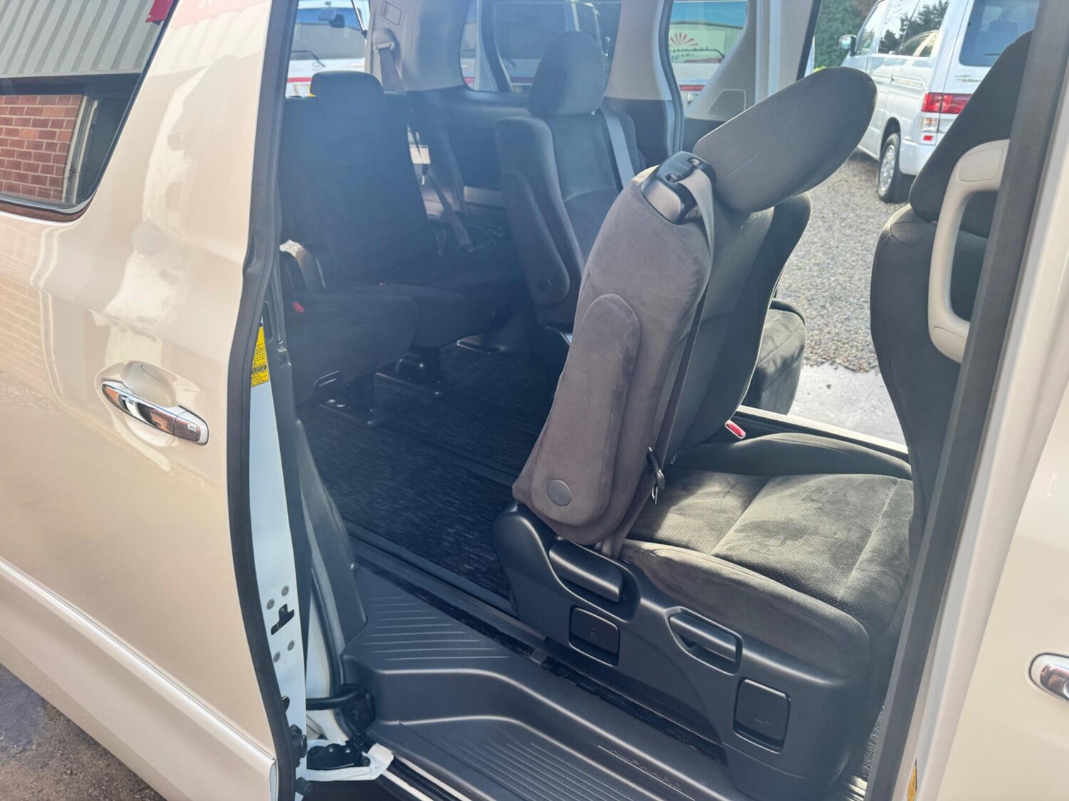 Used Toyota Alphard for sale - 77934132: Photo 31