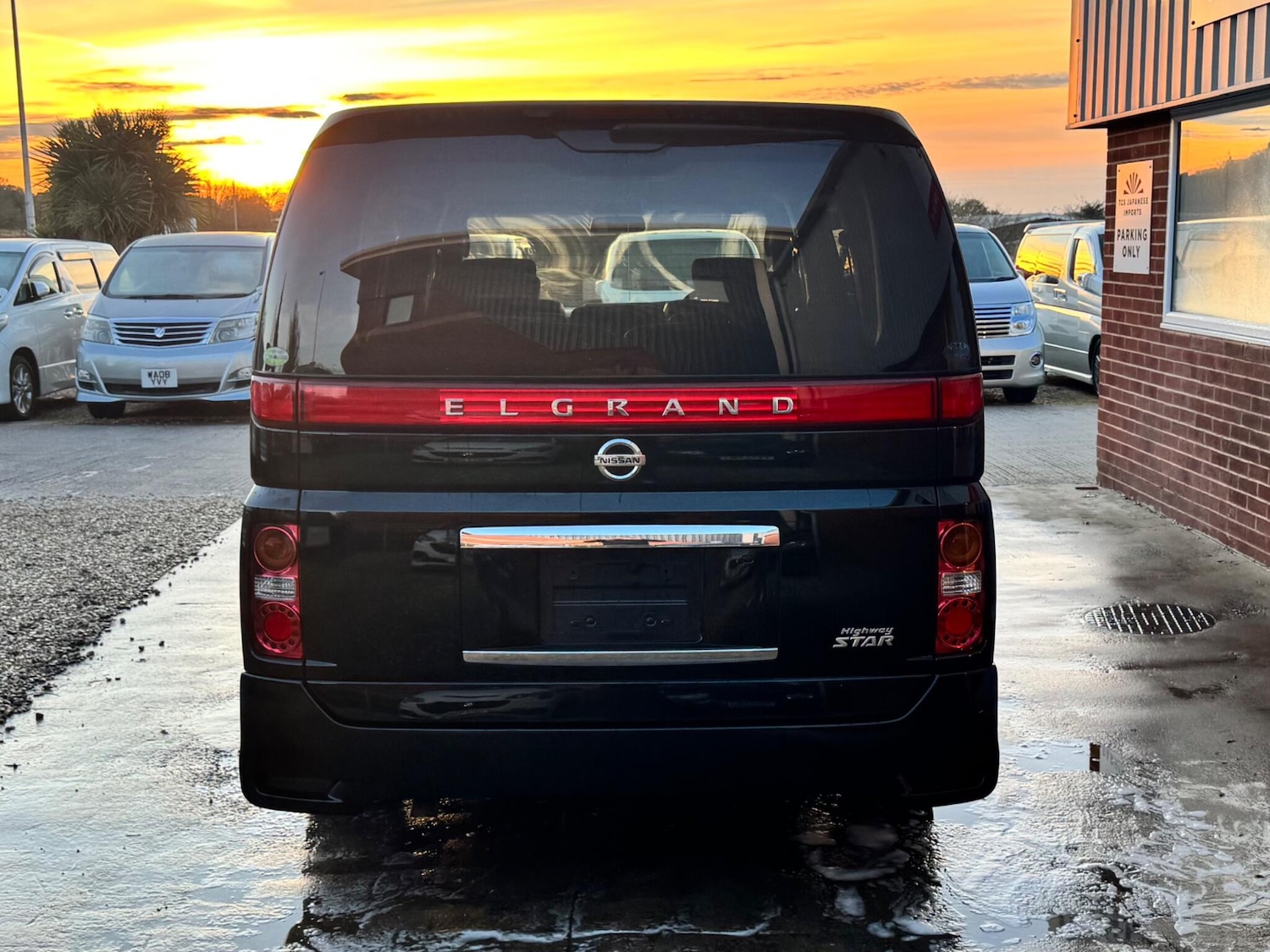 Used Nissan Elgrand for sale - 76714646: Photo 10