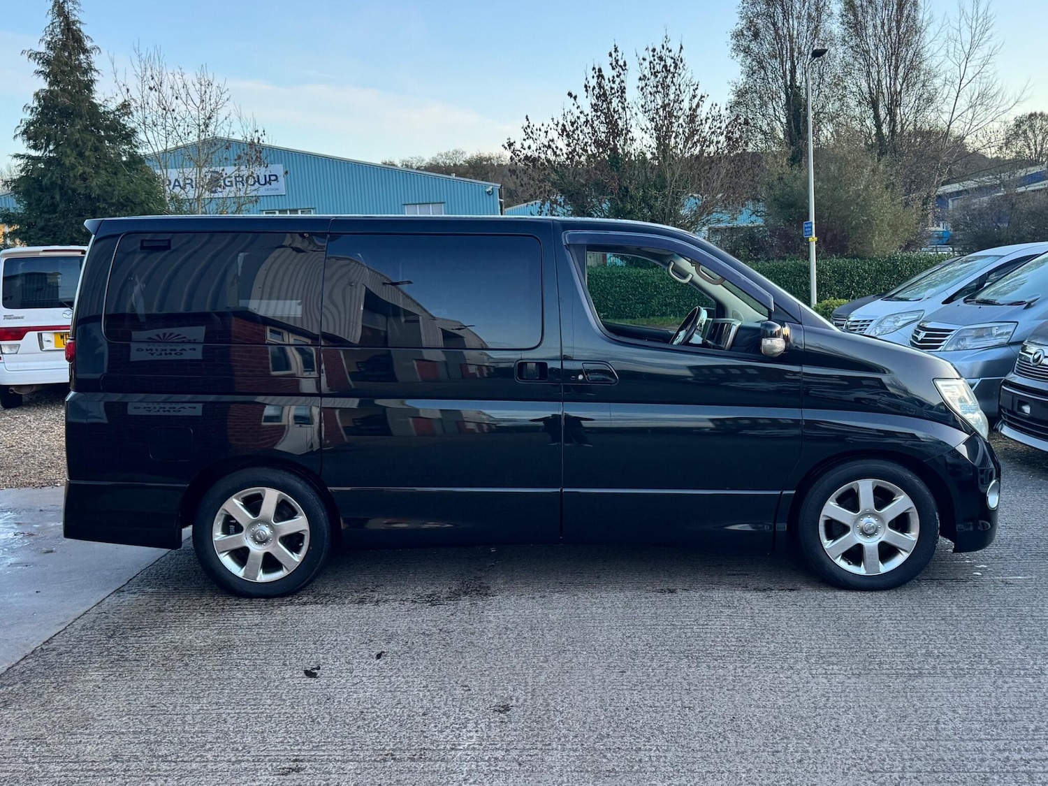 Used Nissan Elgrand for sale - 76714646: Photo 11