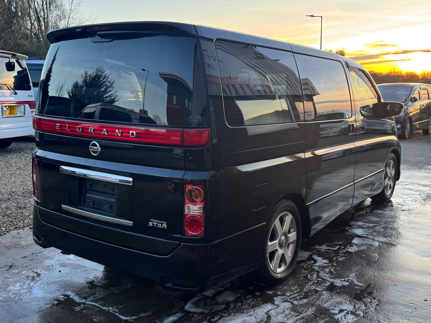 Used Nissan Elgrand for sale - 76714646: Photo 12