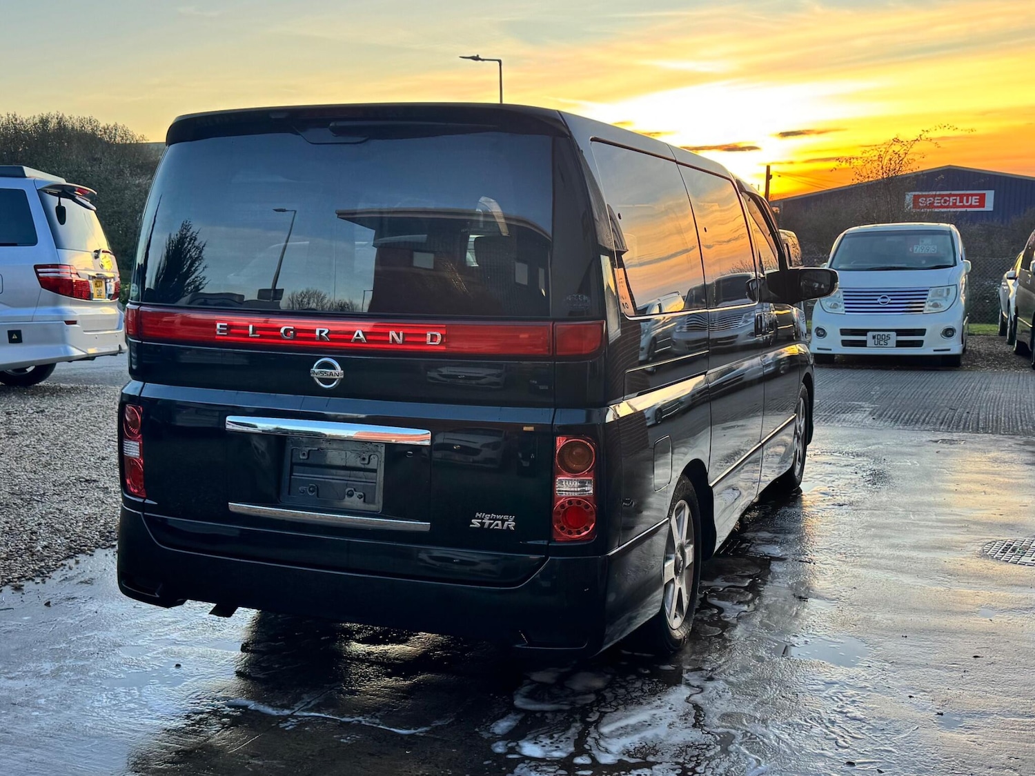 Used Nissan Elgrand for sale - 76714646: Photo 13