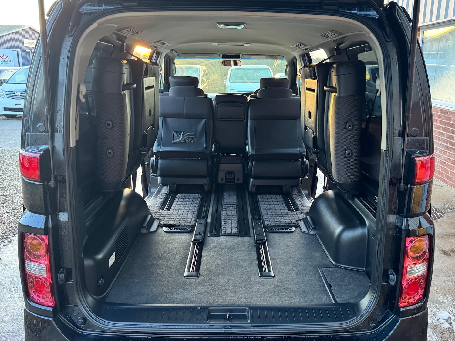 Used Nissan Elgrand for sale - 76714646: Photo 20