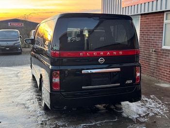 Used Nissan Elgrand 2006 for sale - 76714646: Photo