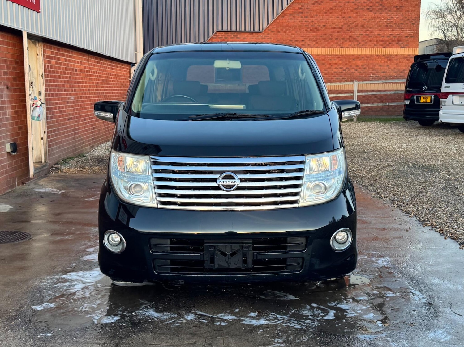 Used Nissan Elgrand for sale - 76714646: Photo 7