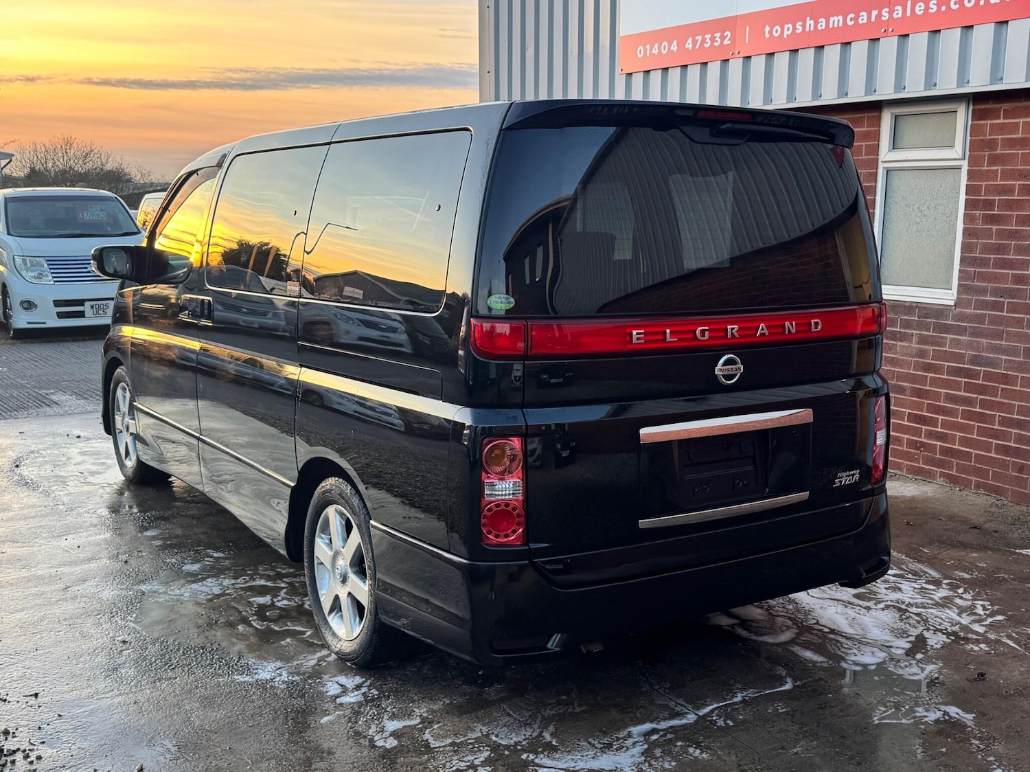 Used Nissan Elgrand for sale - 76714646: Photo 8