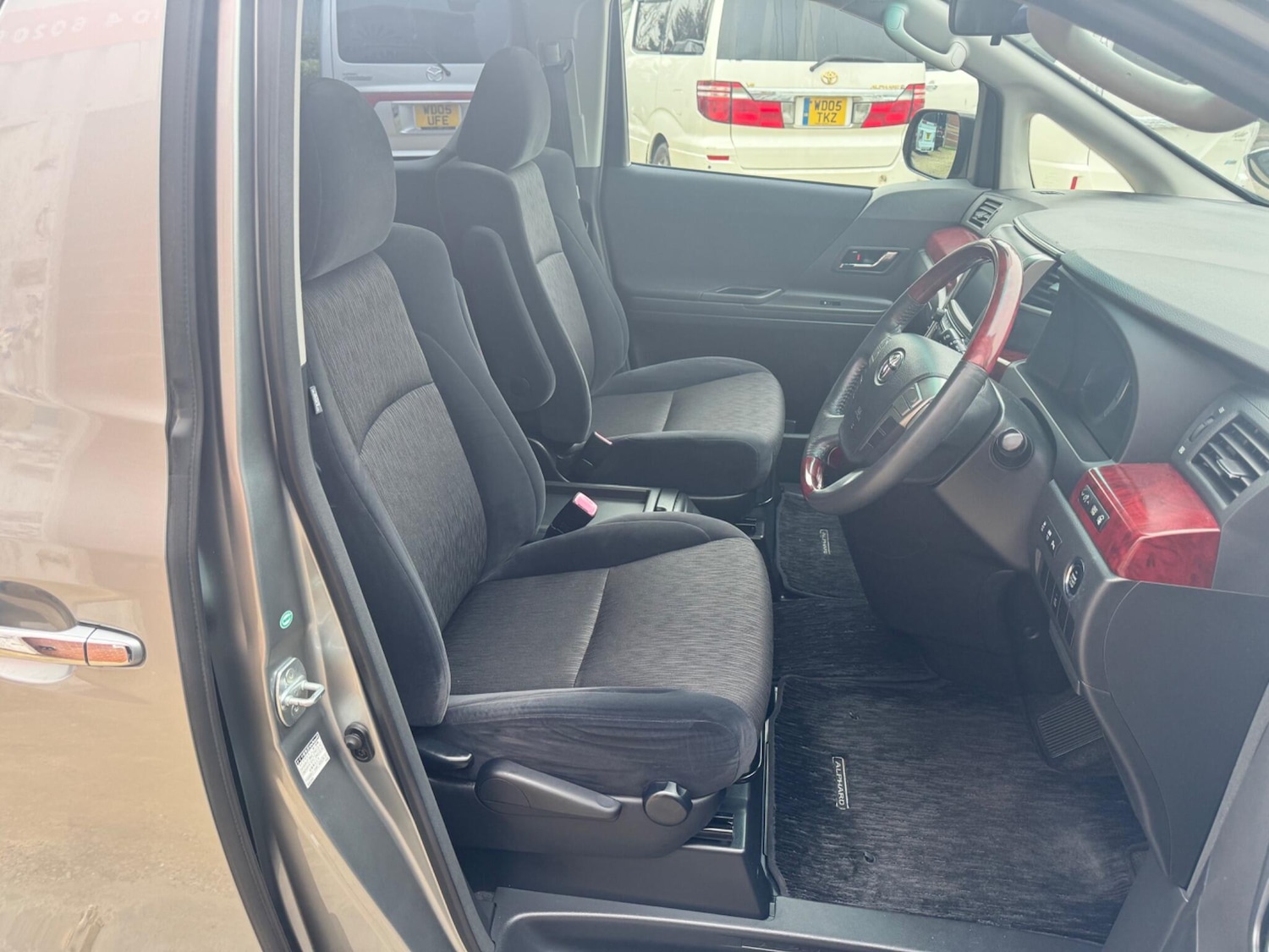 Used Toyota Alphard for sale - 77934133: Photo 14