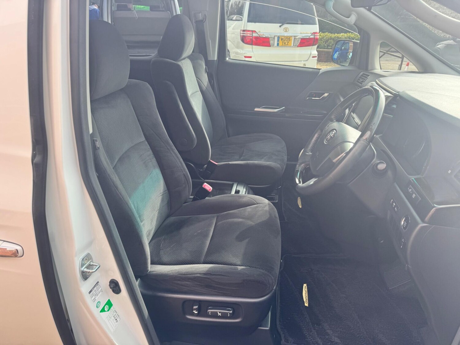 Used Toyota Alphard for sale - 77934121: Photo 15