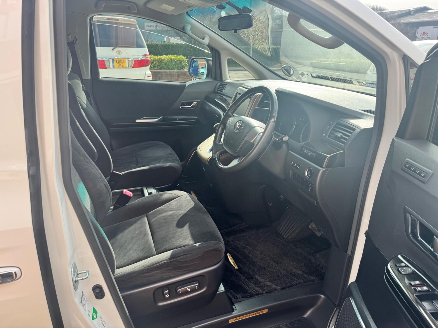 Used Toyota Alphard for sale - 77934121: Photo 16