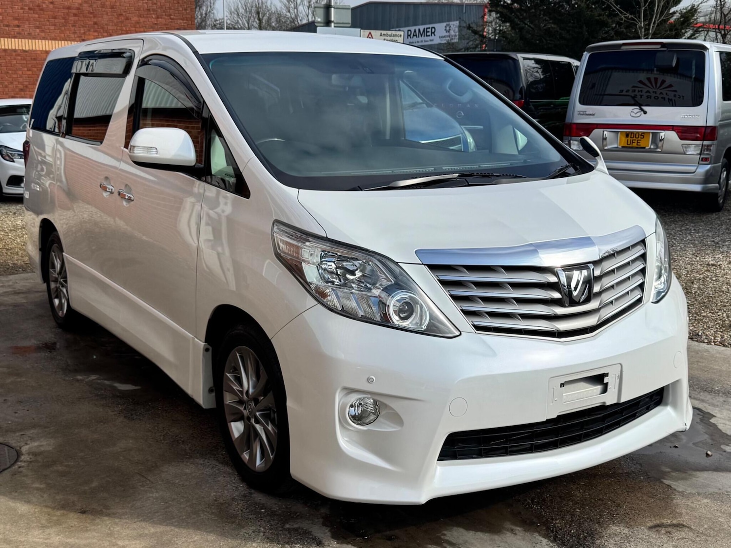 Used Toyota Alphard for sale - 77934121: Photo 2