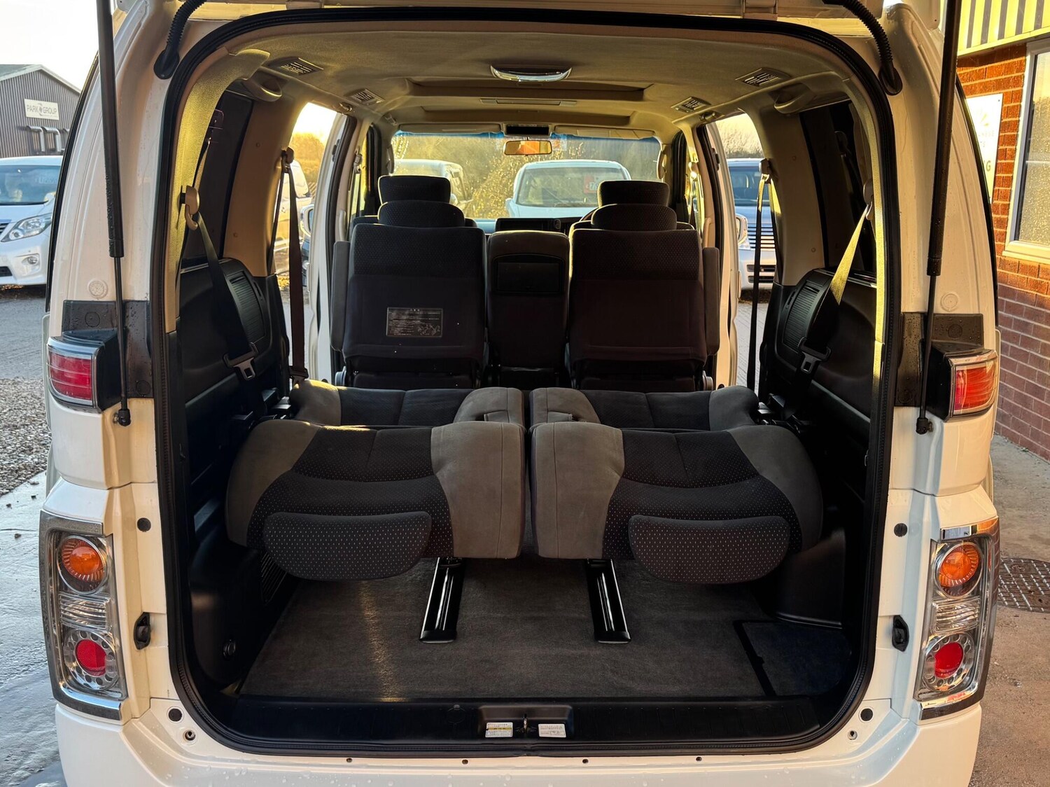 Used Nissan Elgrand 2024 for sale - 77934122: Photo 29