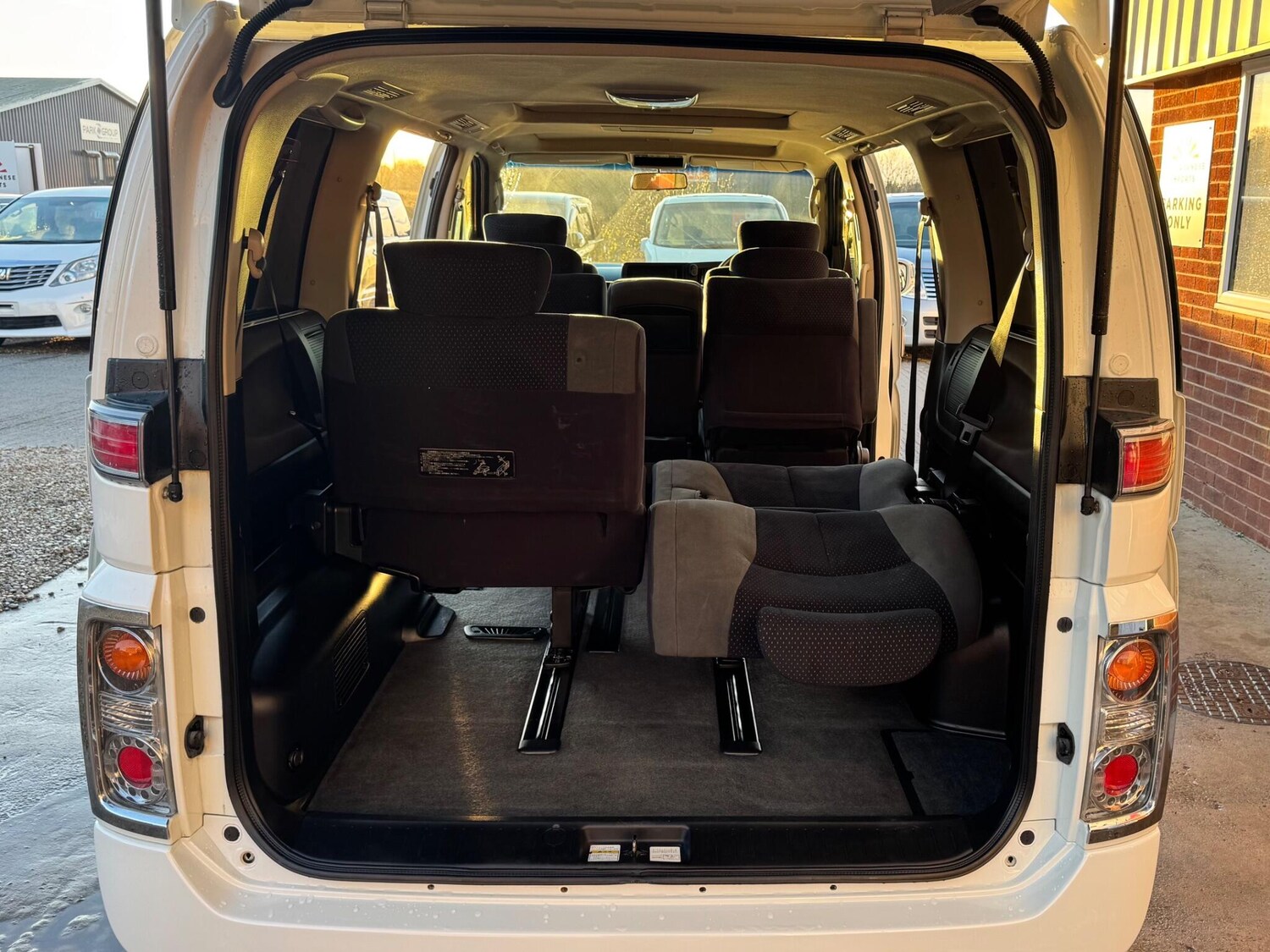 Used Nissan Elgrand 2024 for sale - 77934122: Photo 30