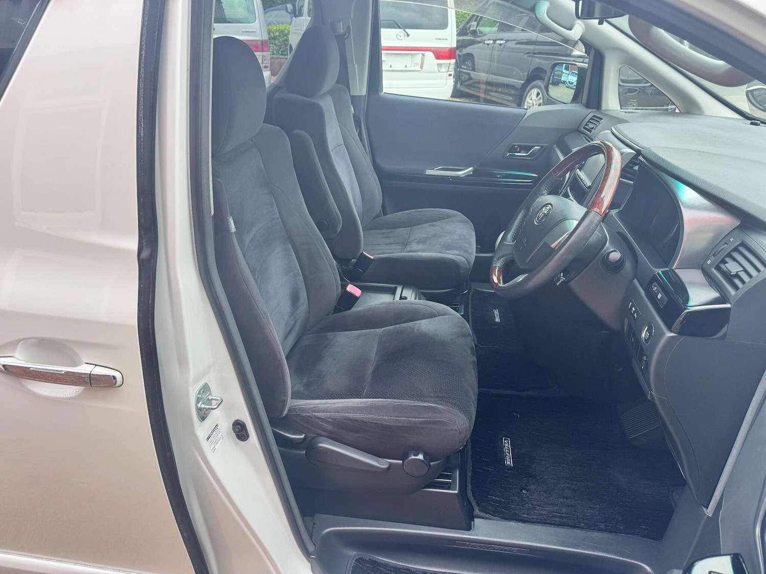 Used Toyota Vellfire 2022 for sale - 76457229: Photo 15