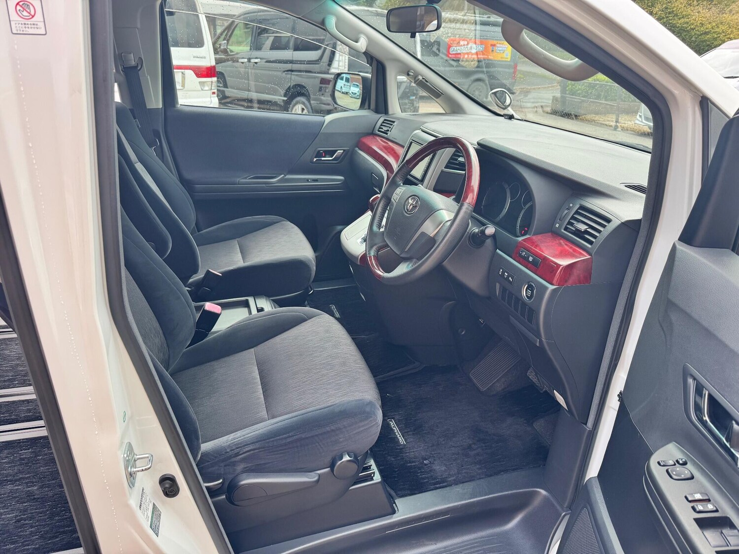 Used Toyota Alphard 2025 for sale - 77934127: Photo 17