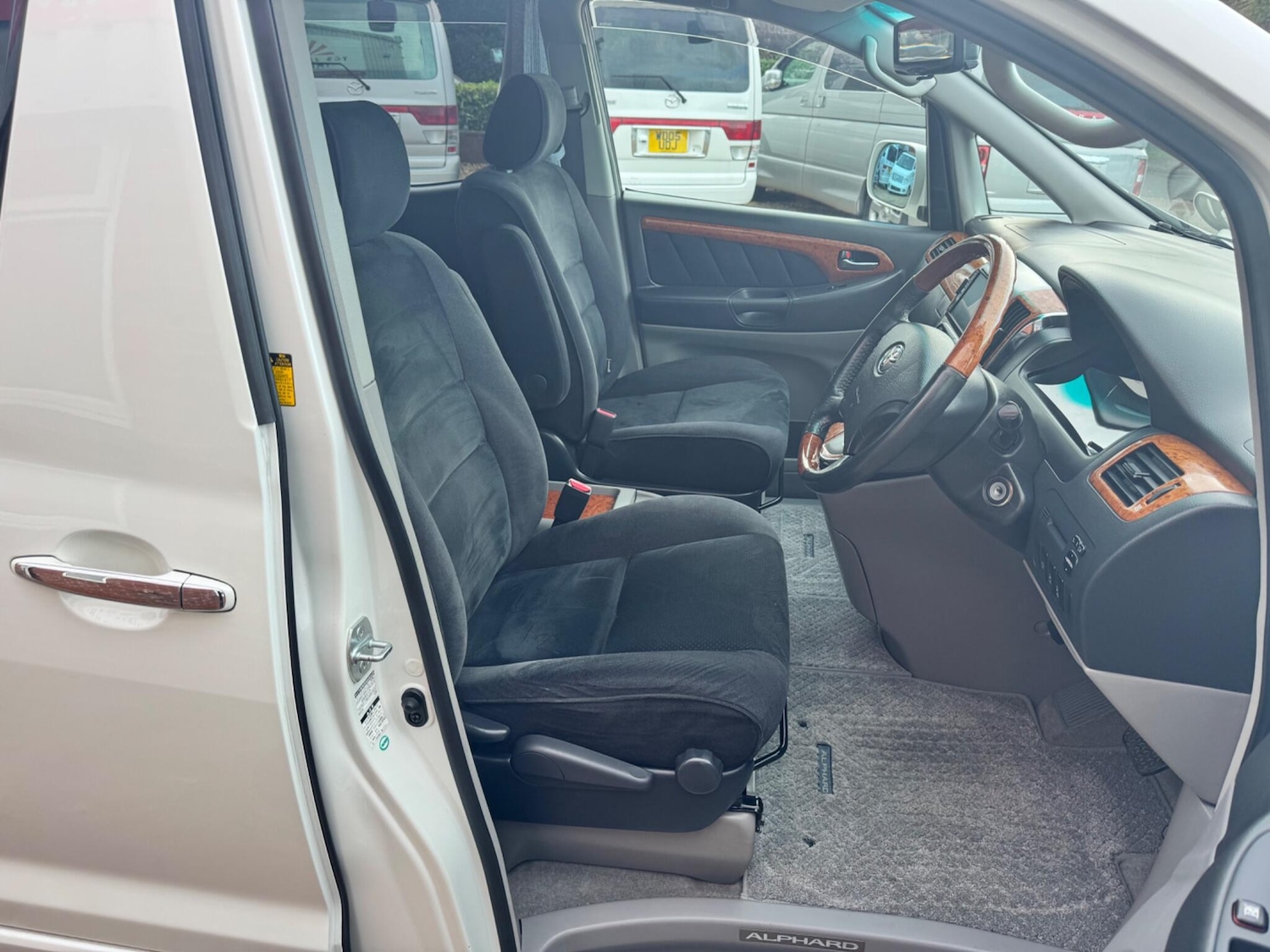 Used Toyota Alphard for sale - 77934131: Photo 15