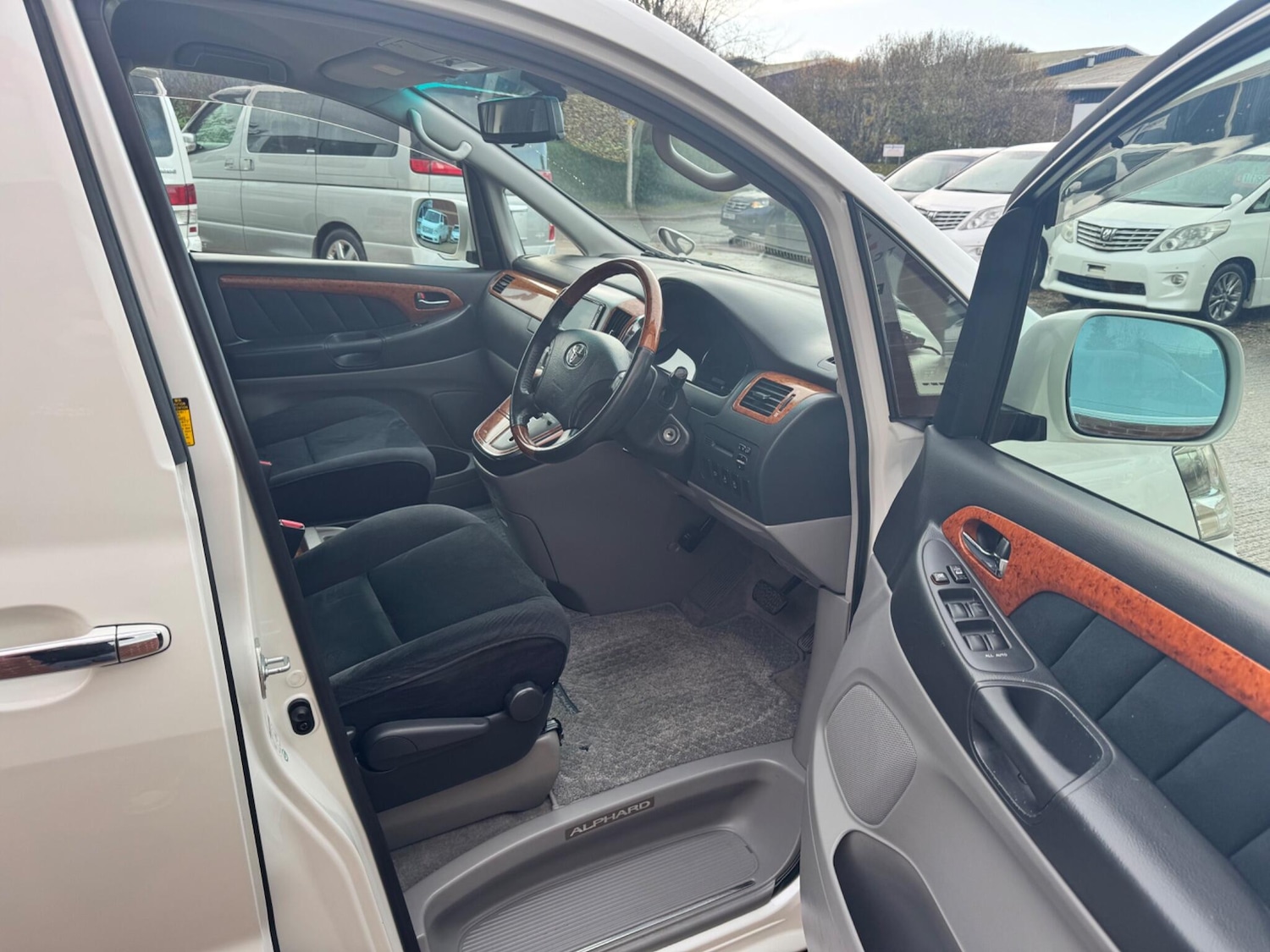 Used Toyota Alphard for sale - 77934131: Photo 16