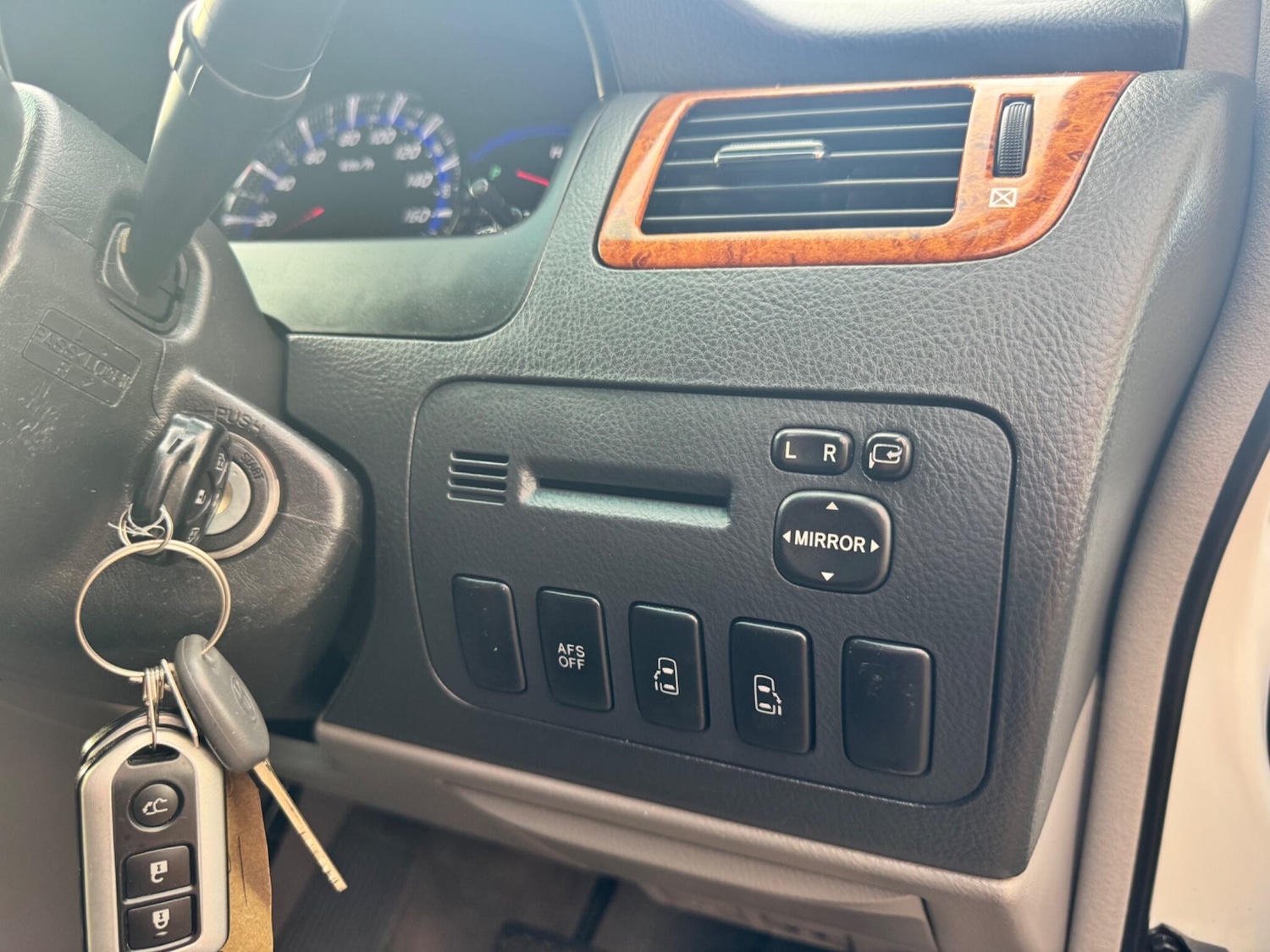 Used Toyota Alphard for sale - 77934131: Photo 24