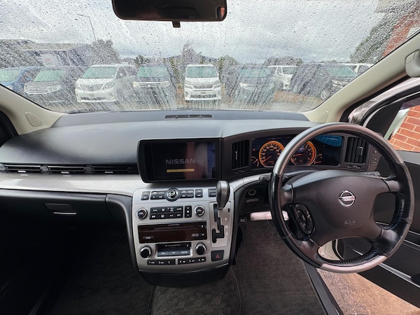 Used Nissan Elgrand for sale - 75588646: Photo 15