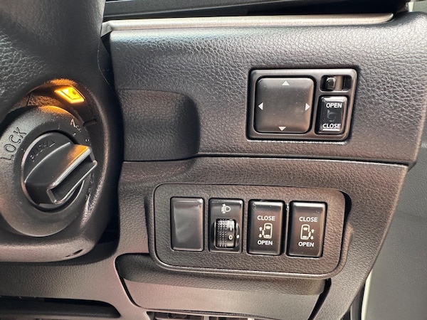 Used Nissan Elgrand for sale - 75588646: Photo 25