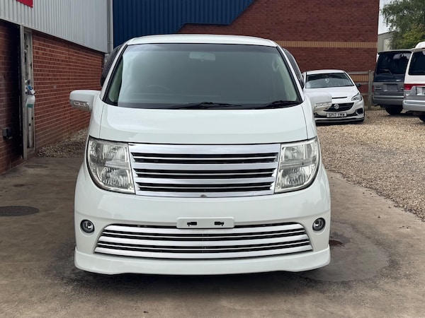 Used Nissan Elgrand for sale - 75588646: Photo 3