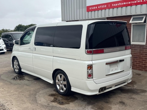 Used Nissan Elgrand for sale - 75588646: Photo 8