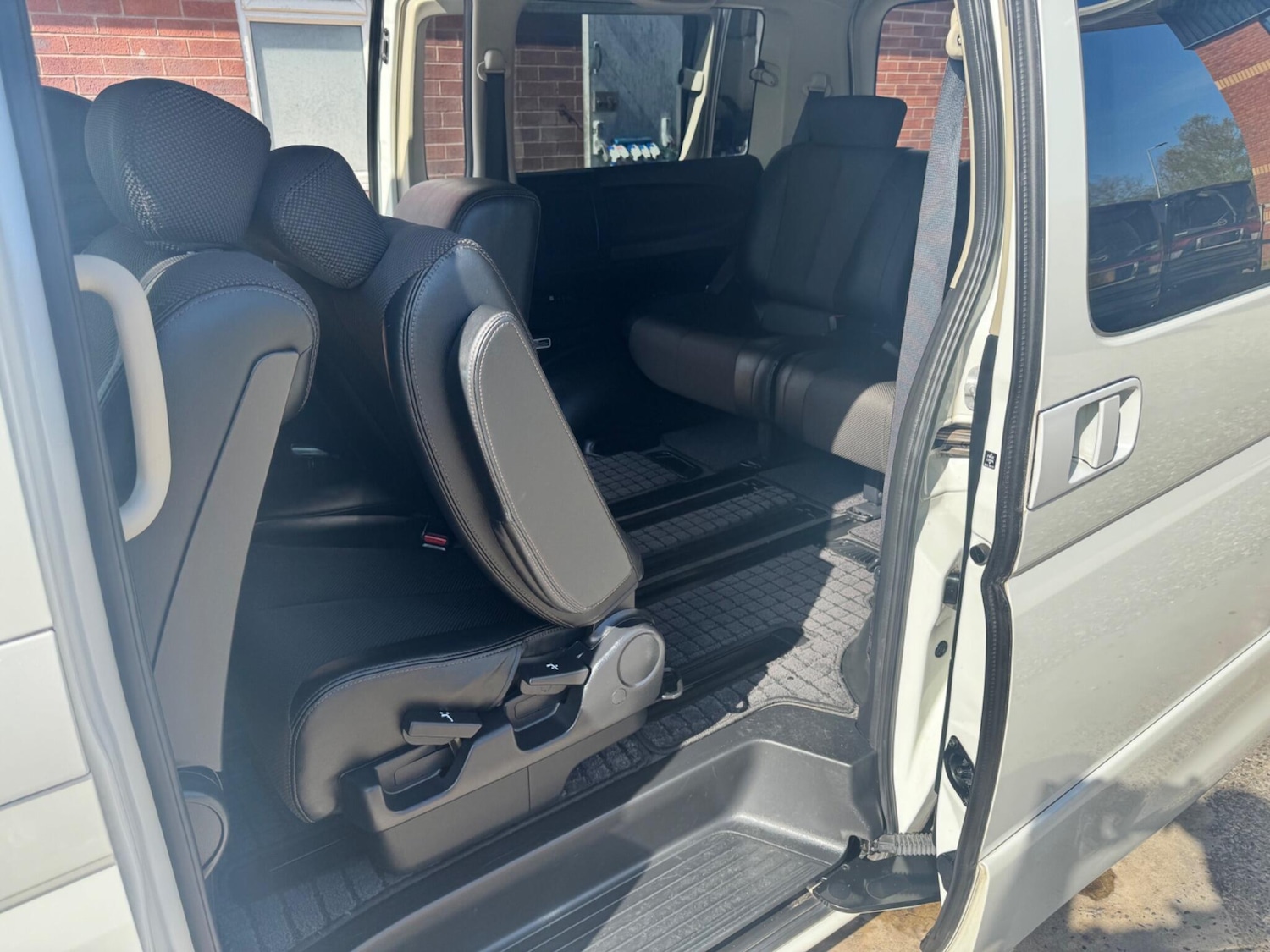 Used Nissan Elgrand for sale - 78170181: Photo 18