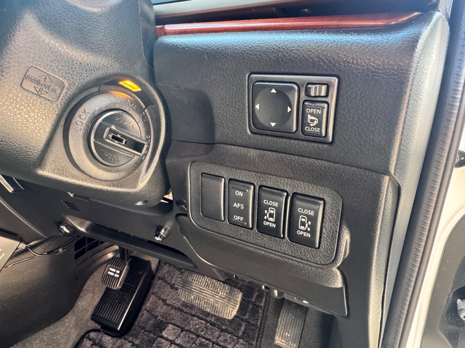 Used Nissan Elgrand for sale - 78170181: Photo 23