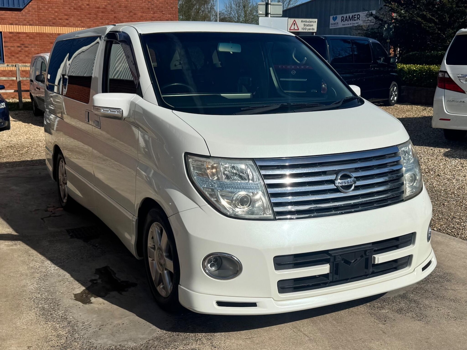 Used Nissan Elgrand for sale - 78170181: Photo 3