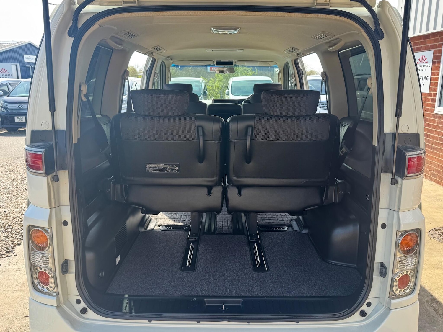 Used Nissan Elgrand for sale - 78170181: Photo 30