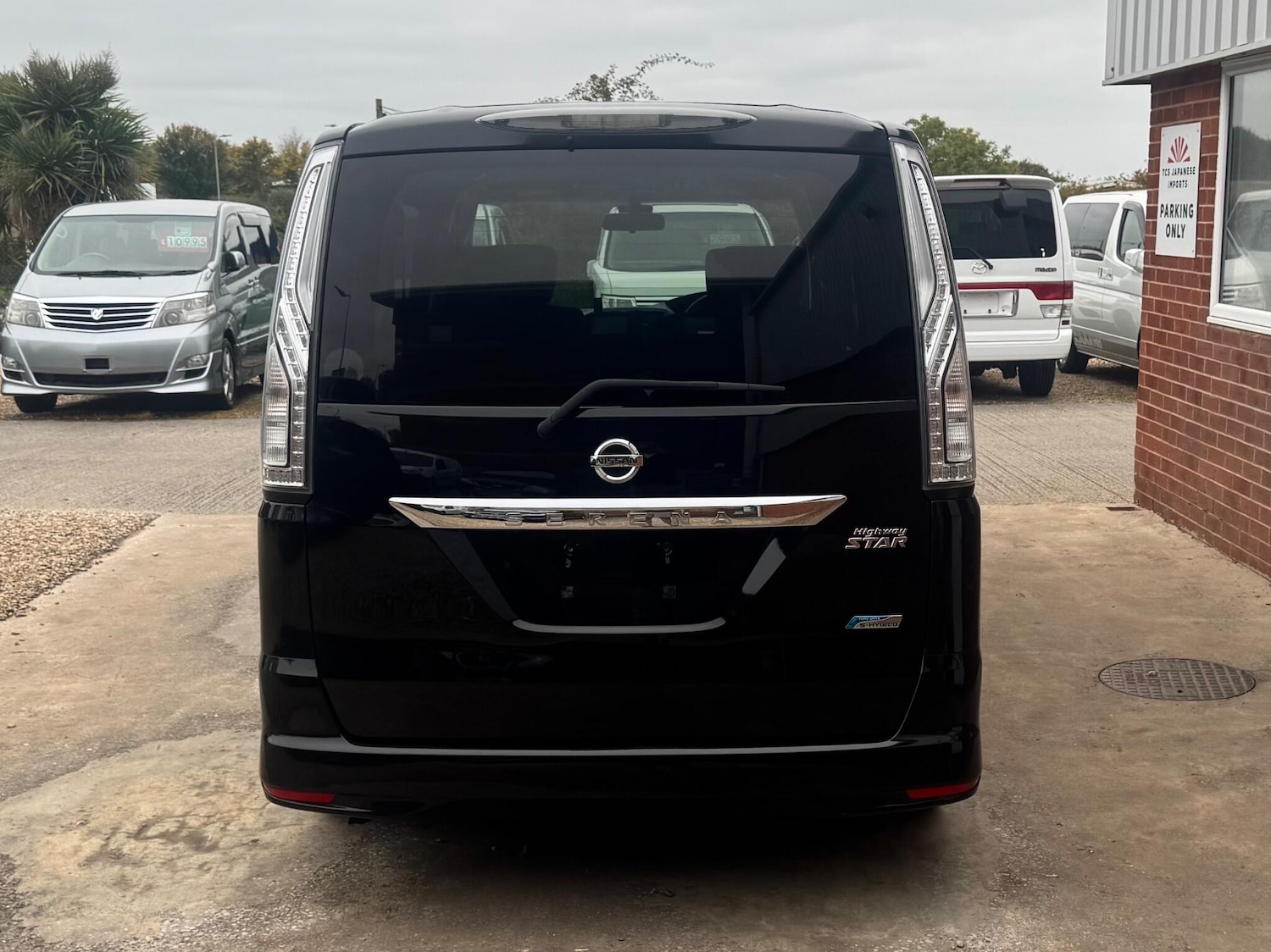 Used Nissan Serena for sale - 76458147: Photo 10