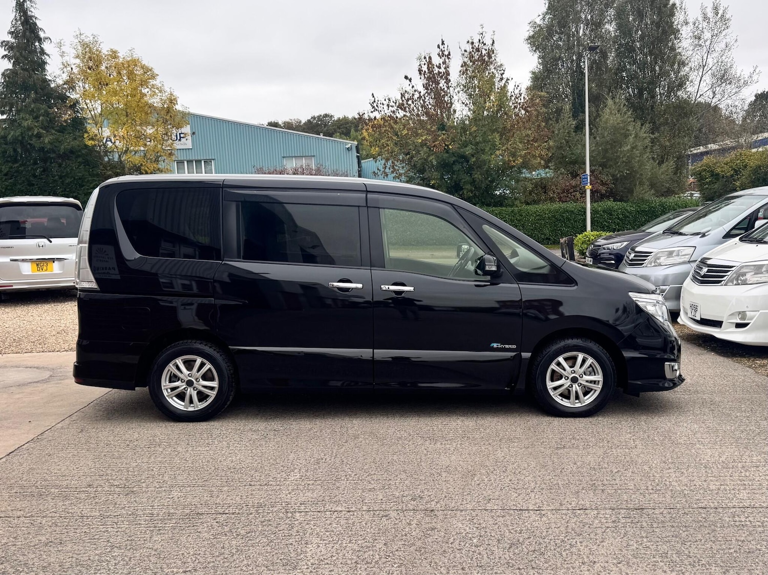 Used Nissan Serena for sale - 76458147: Photo 11