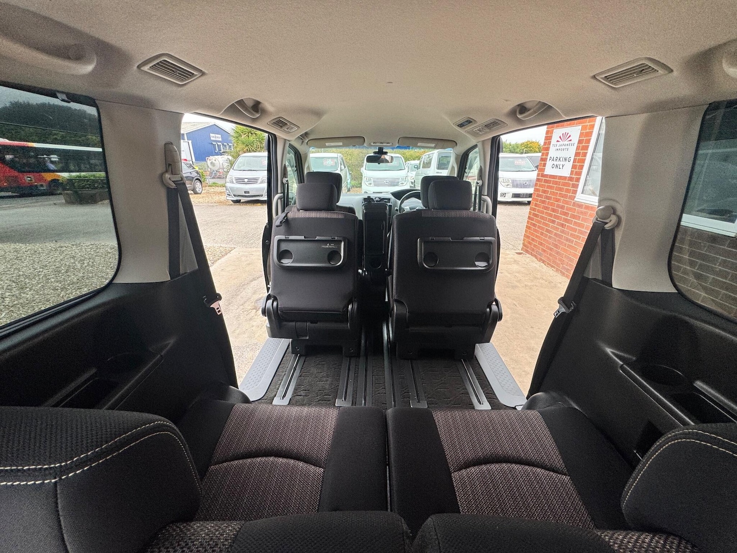 Used Nissan Serena for sale - 76458147: Photo 19