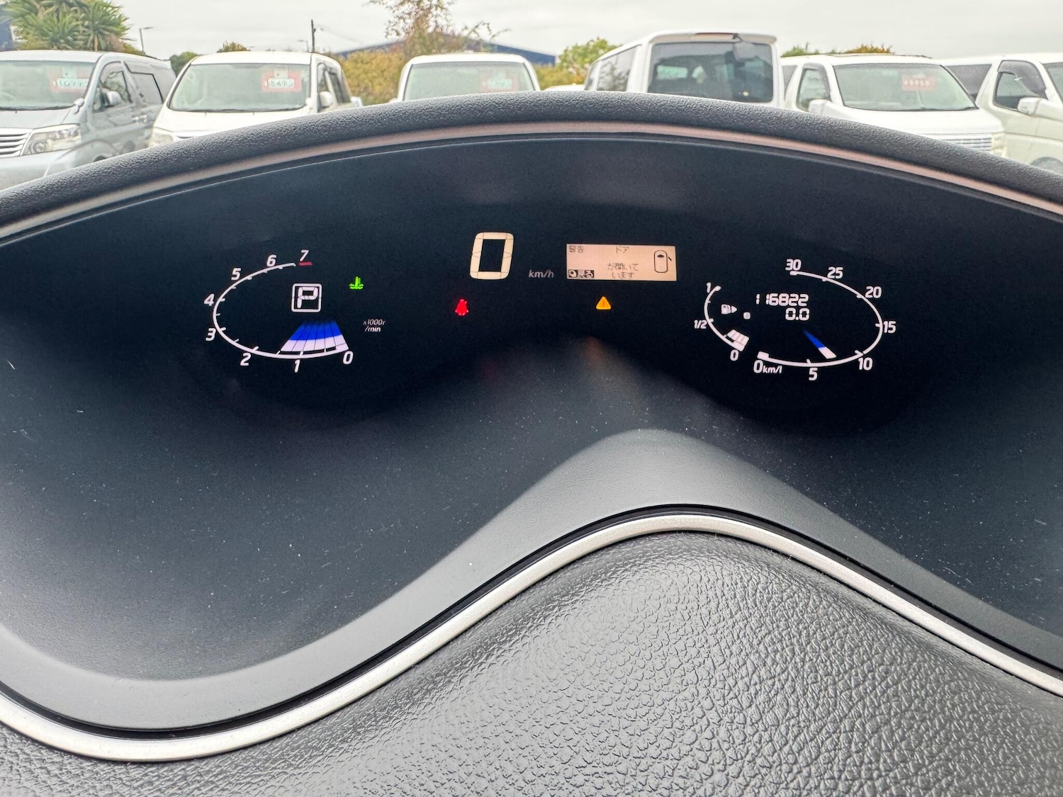 Used Nissan Serena for sale - 76458147: Photo 30