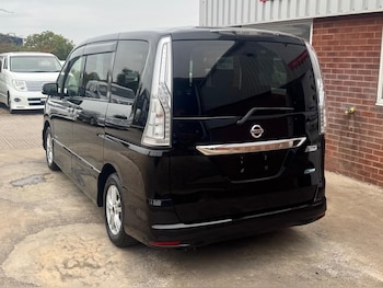 Used Nissan Serena 2014 for sale - 76458147: Photo