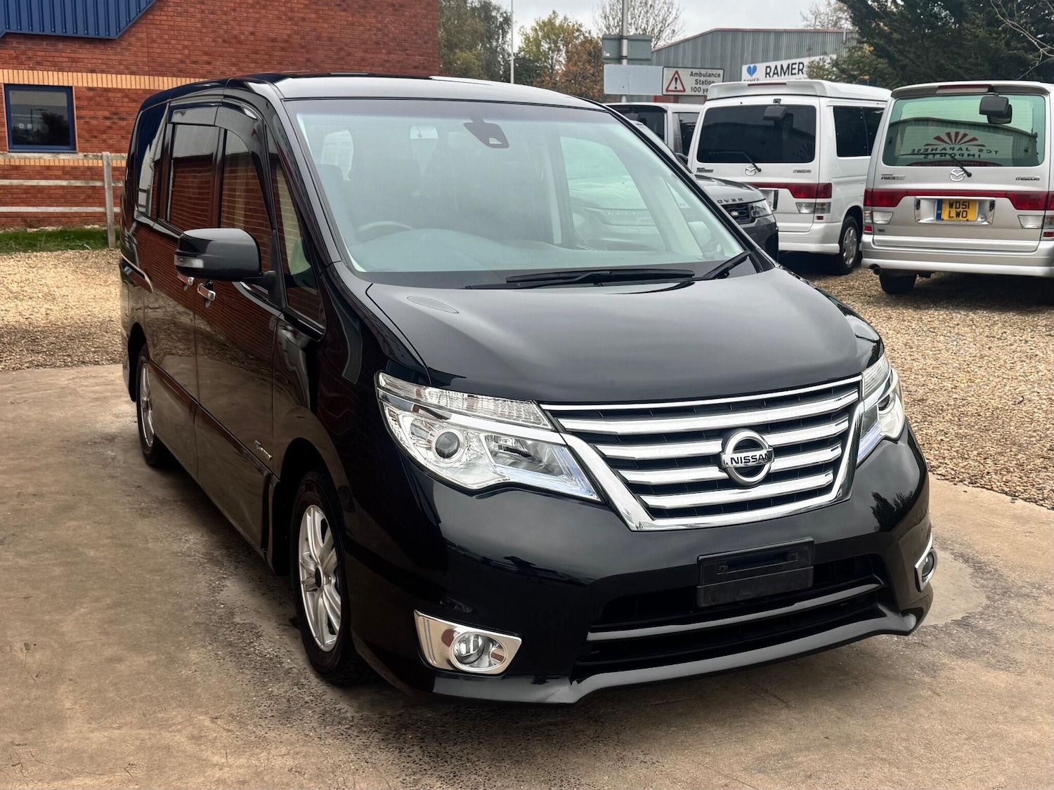 Used Nissan Serena for sale - 76458147: Photo 6