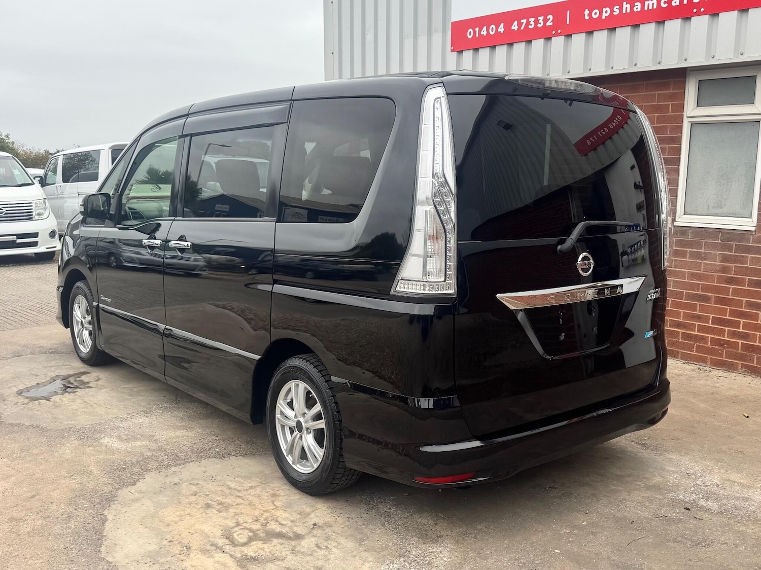 Used Nissan Serena for sale - 76458147: Photo 8
