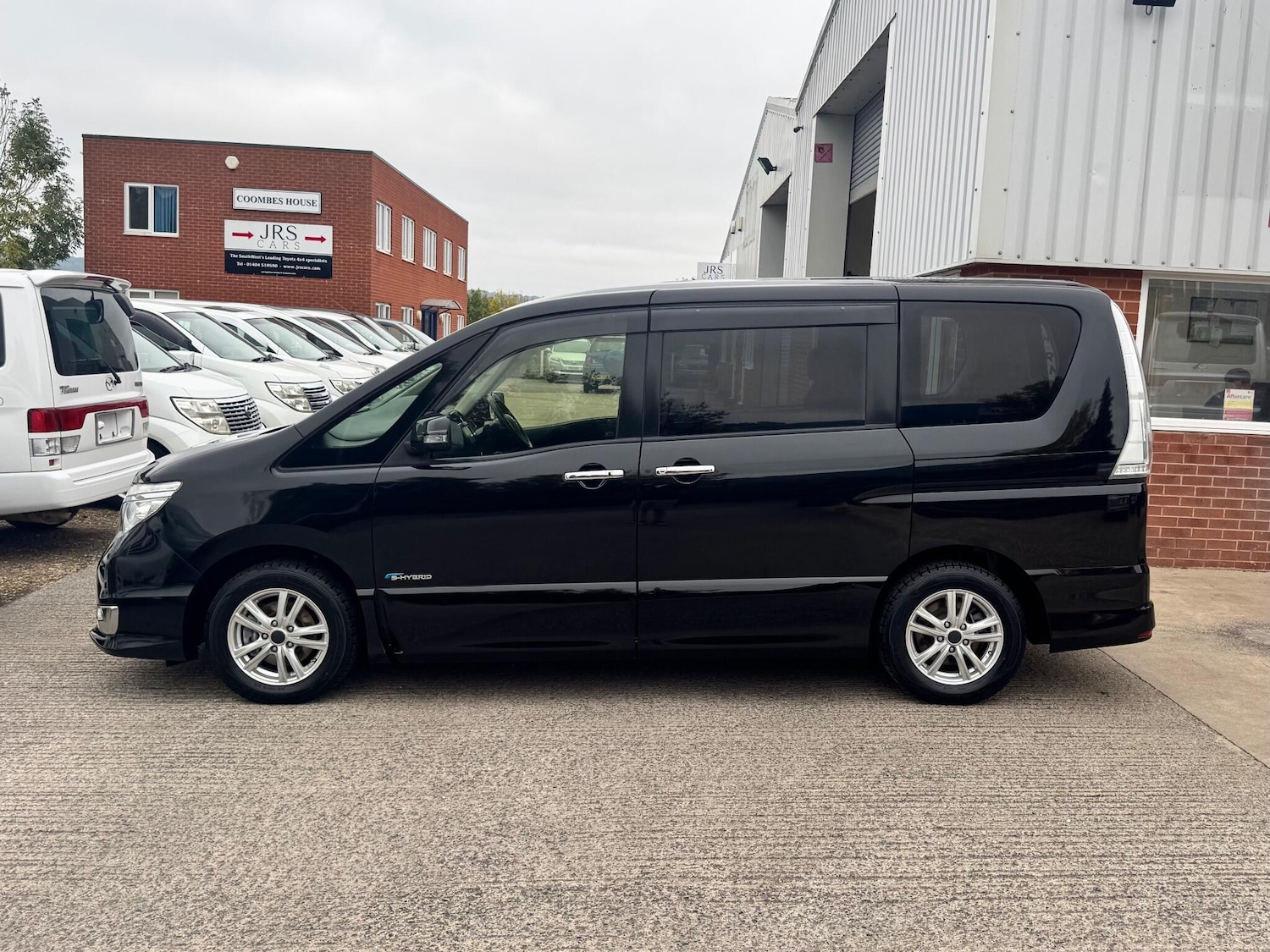 Used Nissan Serena for sale - 76458147: Photo 9