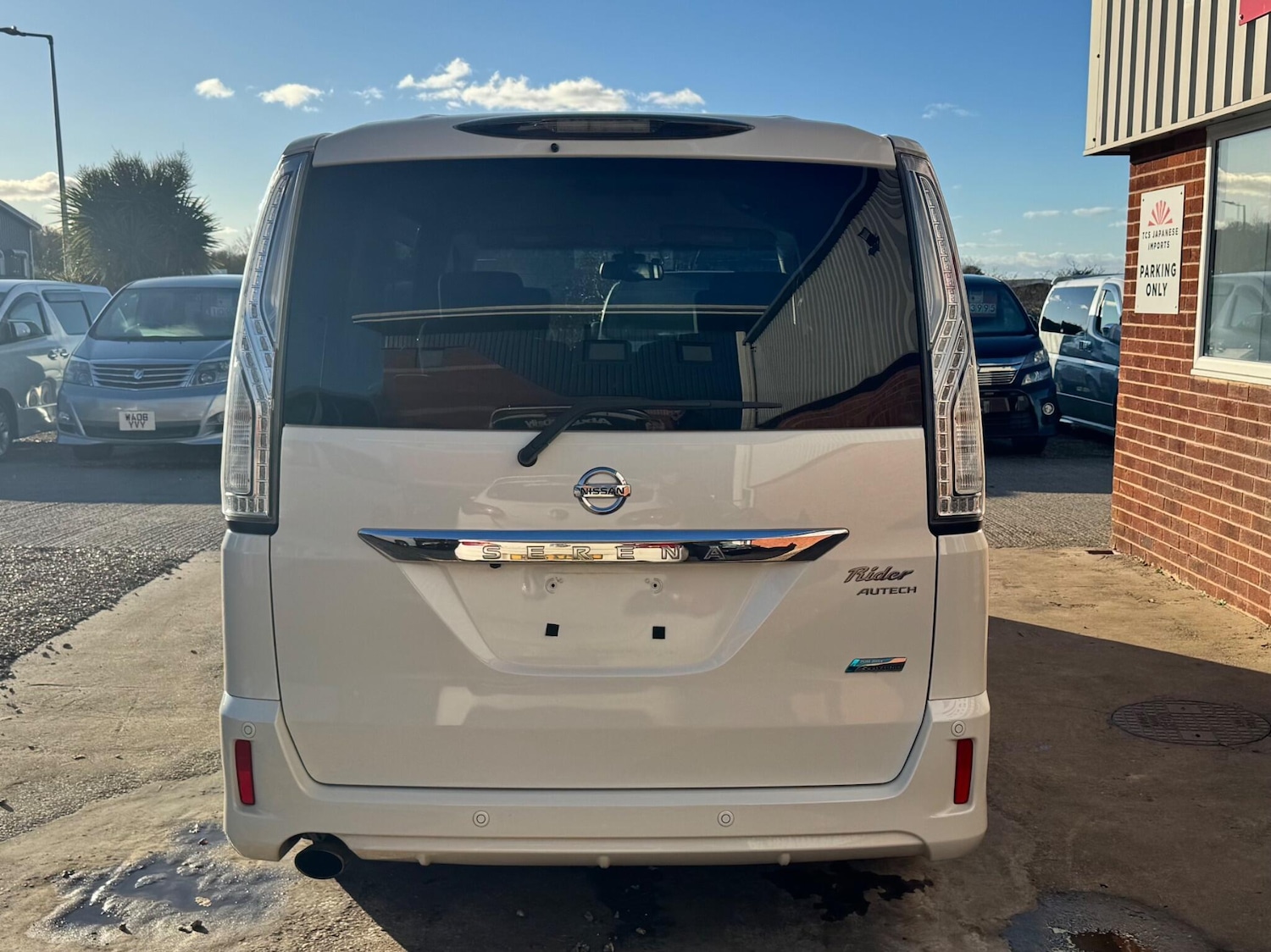 Used Nissan Serena for sale - 76714980: Photo 10