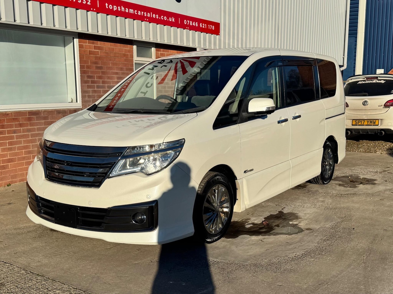 Used Nissan Serena for sale - 76714980: Photo 3