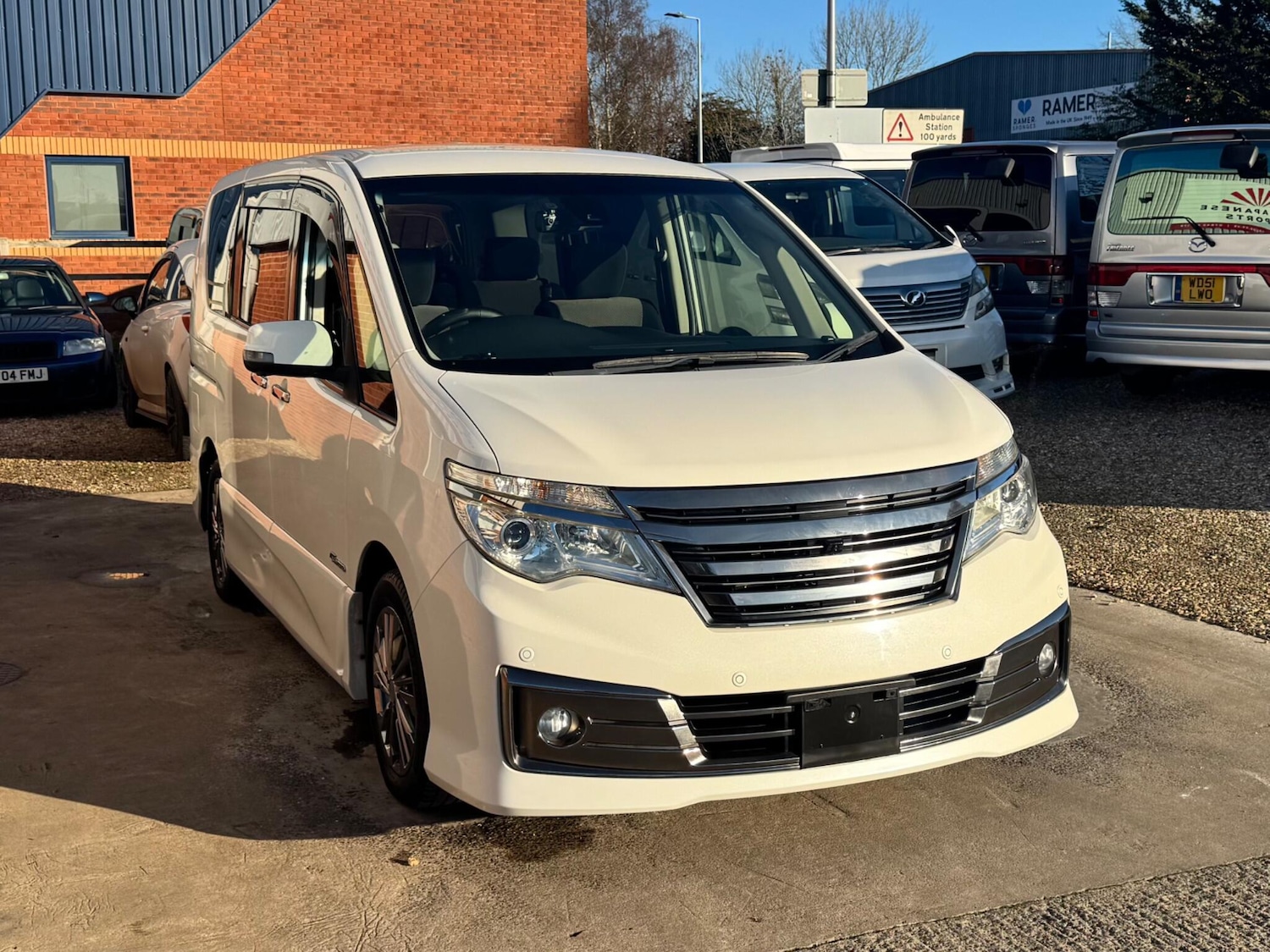 Used Nissan Serena for sale - 76714980: Photo 6